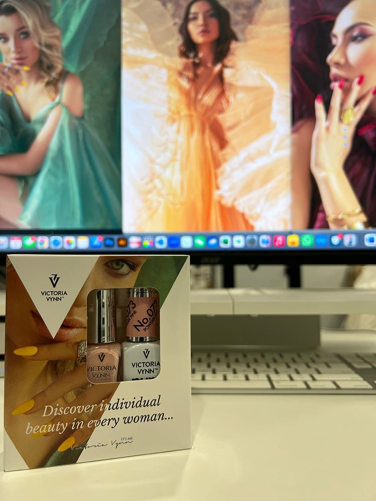 Victoria VYNN 2 Pack Pure Creamy Hybrid 073 + iQ Nail Polish 19 8 iq 19 pure073