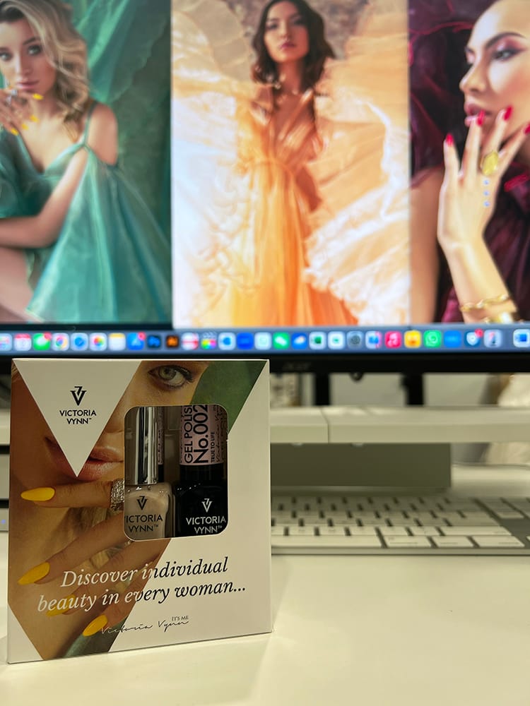 Victoria VYNN 2 Pack Gel Polish 02 + iQ Nail Polish 02 12 iq 2 gp2