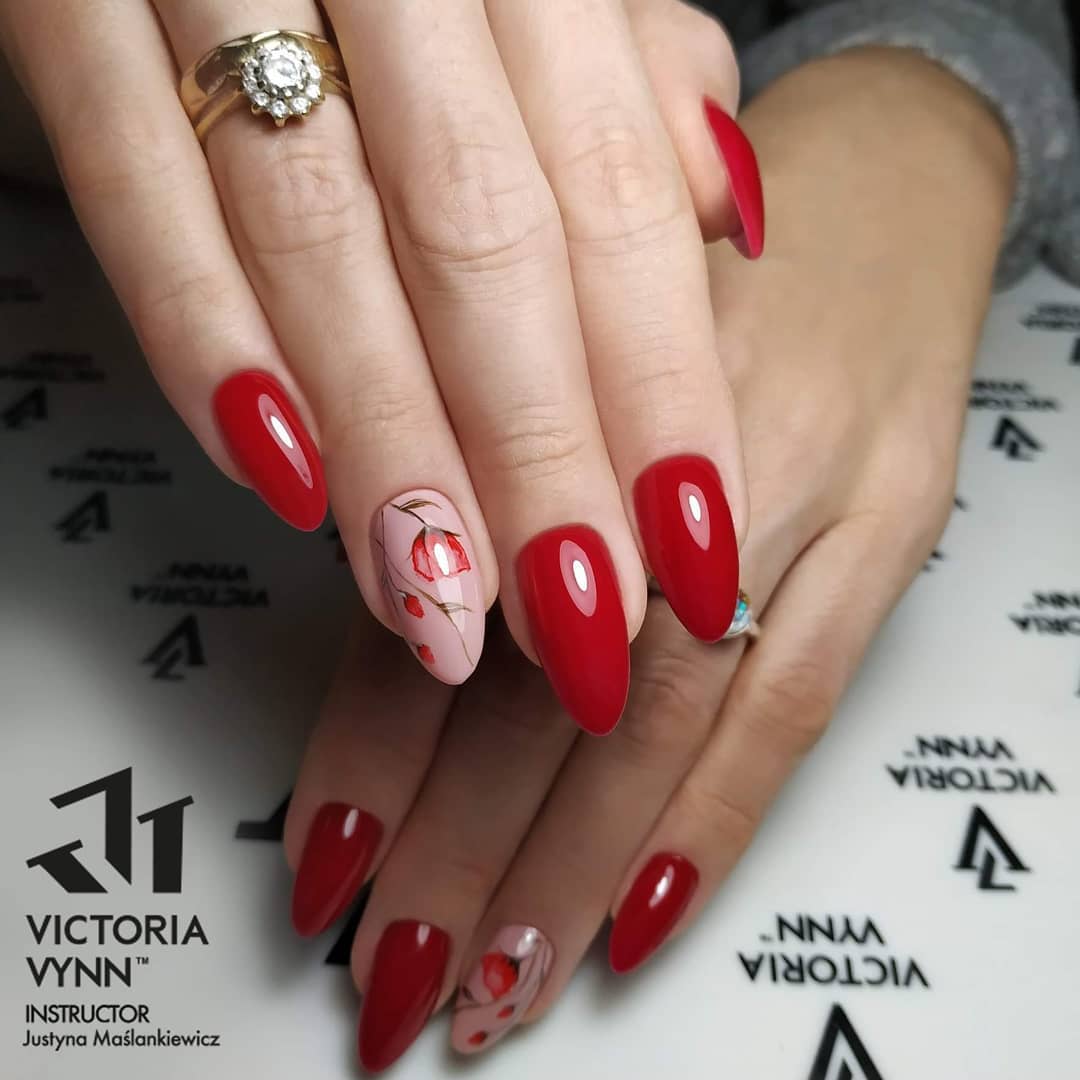 GEL POLISH COLOR NO. 050 ROYAL RED vynn design